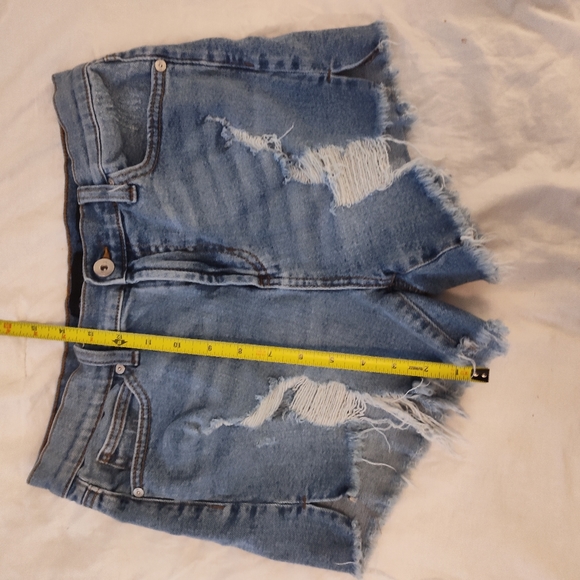 Kendall Kylie Jeans Shorts - Picture 7 of 9